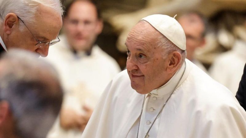 Pope Francis to undergo urgent hernia operation