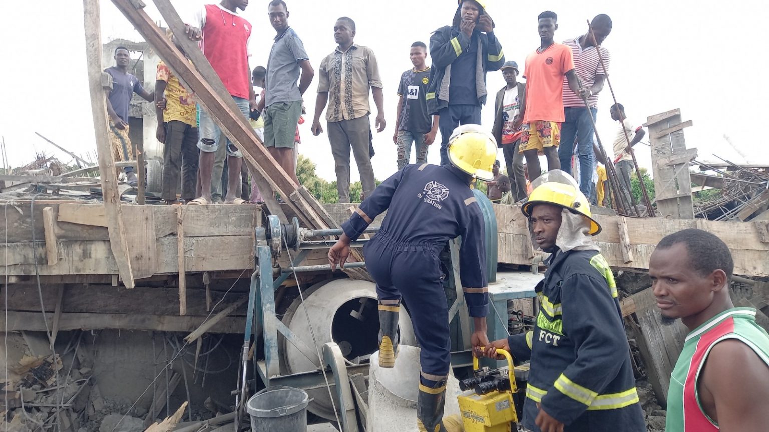 BREAKING: 20 trapped as Four Storey Building Collapses in Abuja