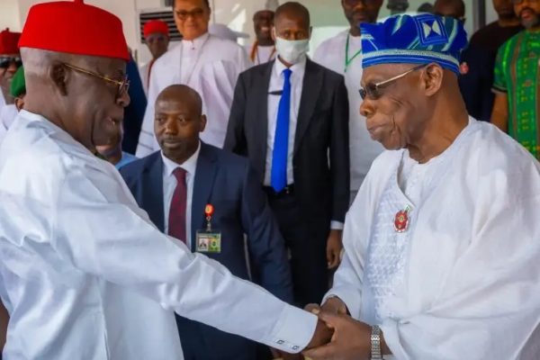 Photos: Tinubu meets, shares hug with Obasanjo at Uzodimma’s inauguration