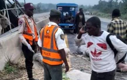 One died, five injured in Lagos-Ibadan expressway crash