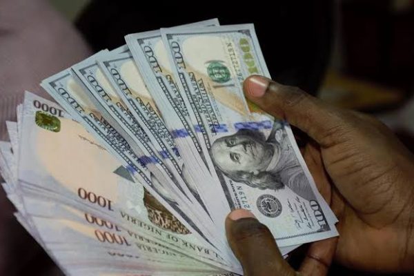 Naira massively depreciates by N160 against Dollar in seven days