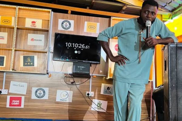 GWR: Nigerian Comedian, Dr. Laff, hits 15 hours in 50-hour stand-up comedy marathon