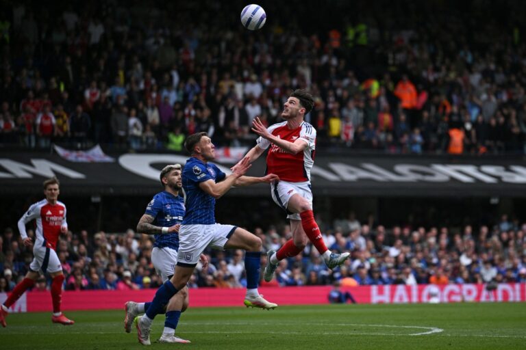 EPL: Arsenal thrash Ipswich 4-0 to delay Liverpool’s title hopes