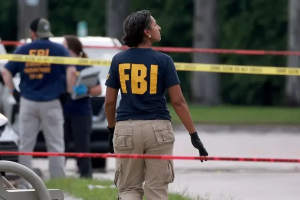 Suspicious package found near White House day after Trump imposed tariffs