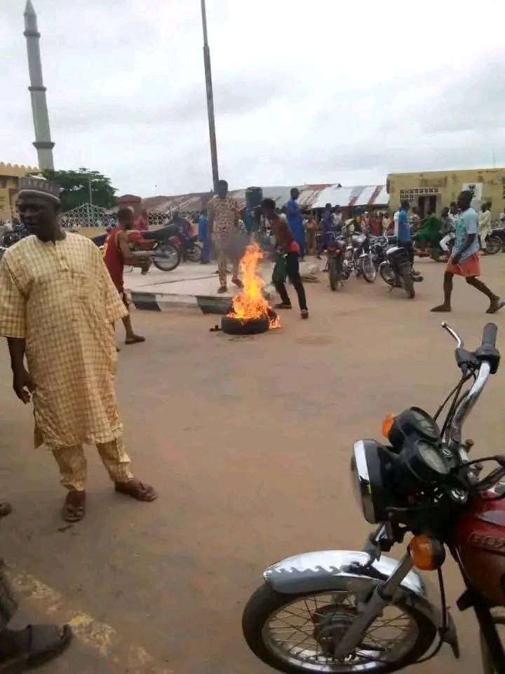Emir’s Palace, NDLEA office set ablaze as protest rocks Kwara