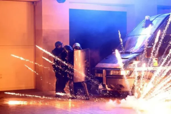 Hundreds arrested in Paris clashes after PSG champions league victory