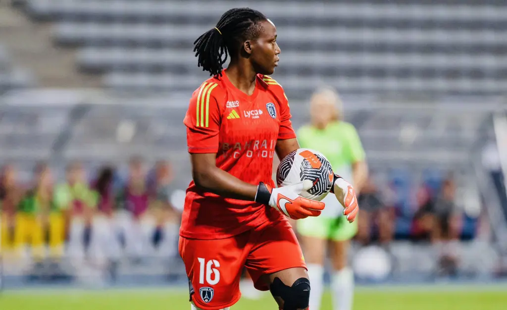 TRANSFER: Super Falcons goalkeeper Nnadozie joins Brighton
