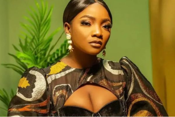 Stop calling my child Duduke – Simi warns