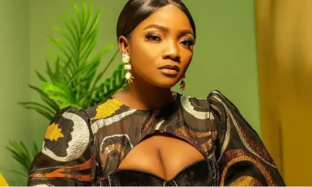 Stop calling my child Duduke – Simi warns