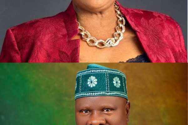 Oluwatoyin Alabi congratulates Moji Makanjuola on NUJ Honour