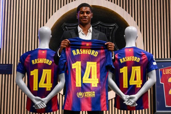 Barcelona sign Rashford on loan from Man United