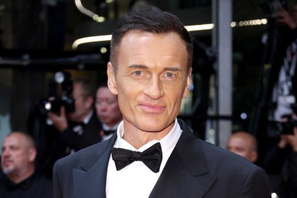 Actor Julian McMahon dies amid battle with cancer