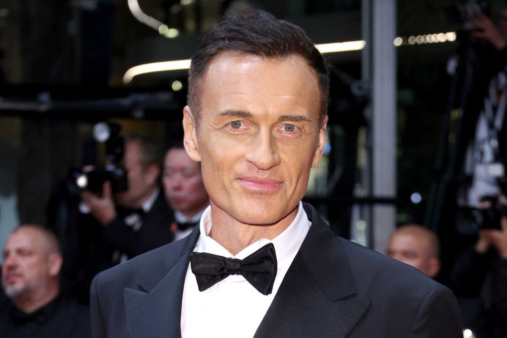 Actor Julian McMahon dies amid battle with cancer