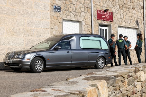 Tears as Diogo Jota, brother’s bodies arrive Portugal for burial