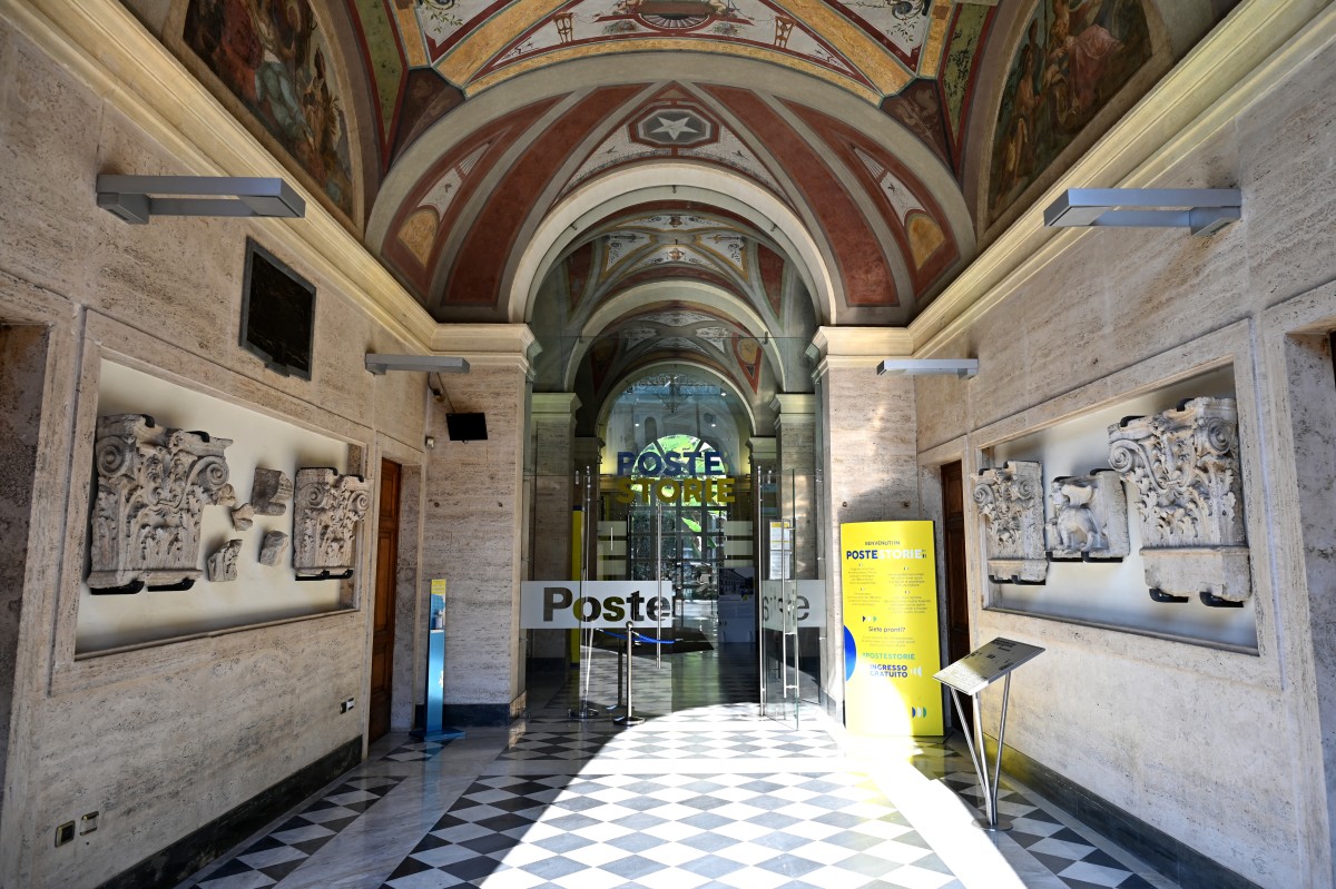 25 countries suspend package deliveries to US over new tariff rules