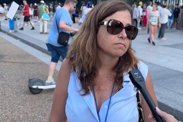 Woman arrested for plotting to kidnap, assassinate Trump