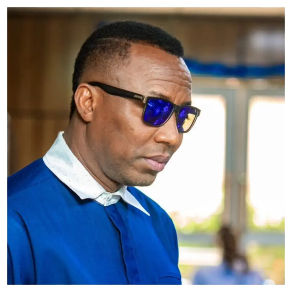 Police Summon: Sowore storms Force Hqrs with travel bag, toothpaste, soap