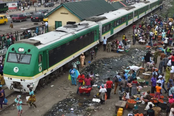 BREAKING: Panic as train coach detaches on Lagos-Abeokuta Expressway