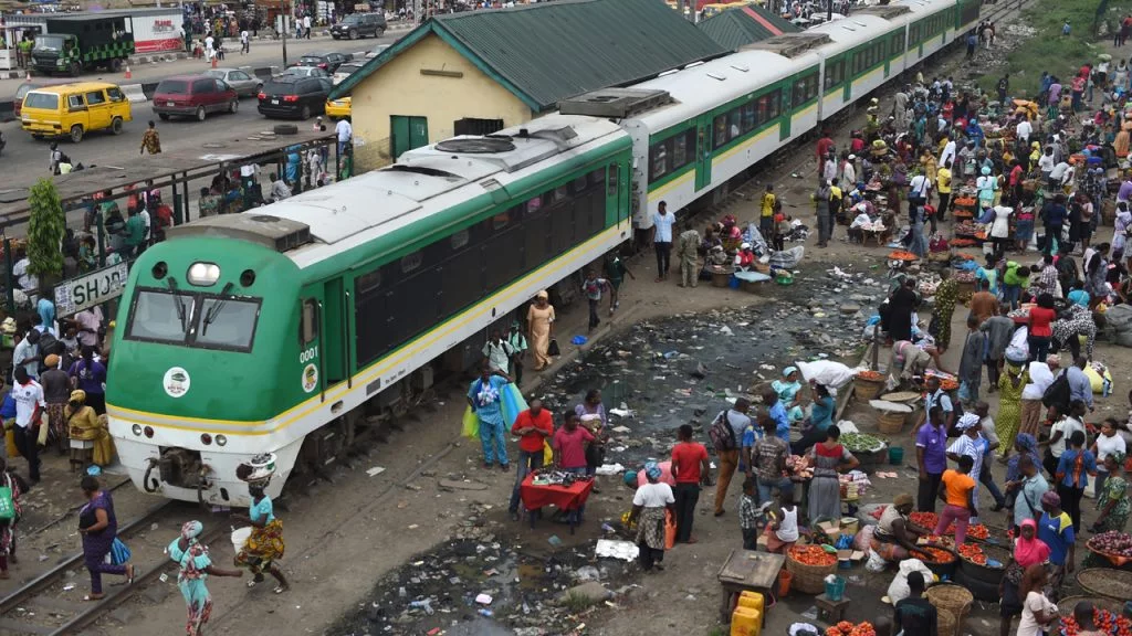 BREAKING: Panic as train coach detaches on Lagos-Abeokuta Expressway