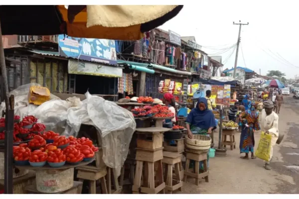 Nigerians, business owners in squeeze amid fourth inflation decline