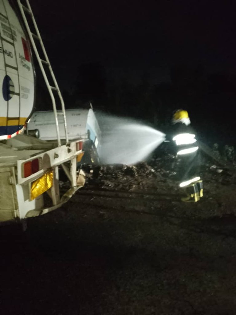 Fire disaster averted after petrol tanker spill on Kwara highway