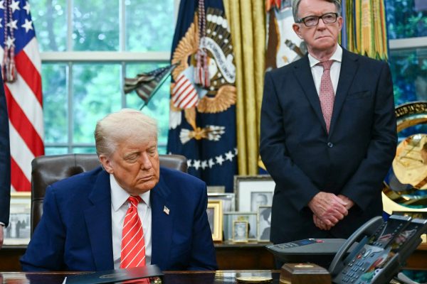 Starmer sacks UK ambassador to US over Epstein links