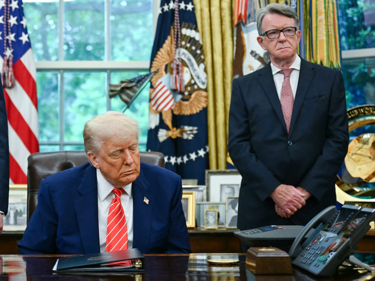 Starmer sacks UK ambassador to US over Epstein links