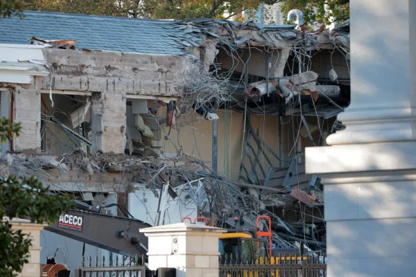 Trump demolishes part of White House for new ballroom