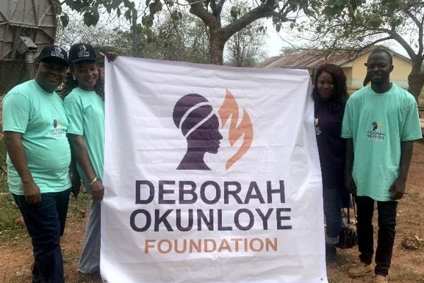 Exitements as Deborah Okunloye Foundation doles out millions, stationaries to Kwara students