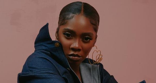 Tiwa Savage denies sabotaging female colleagues