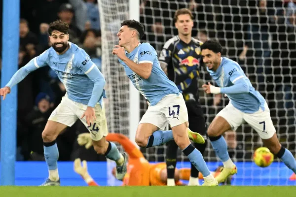 Last-gasp Foden goal helps Man City defeat Leeds 3-2