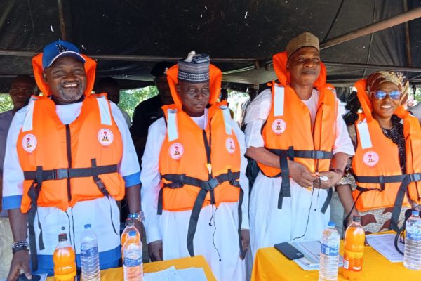 Kwara distributes 2,500 life jackets to riverine local governments
