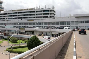 Airport staff returns $1,700, passports to passenger at Lagos airport