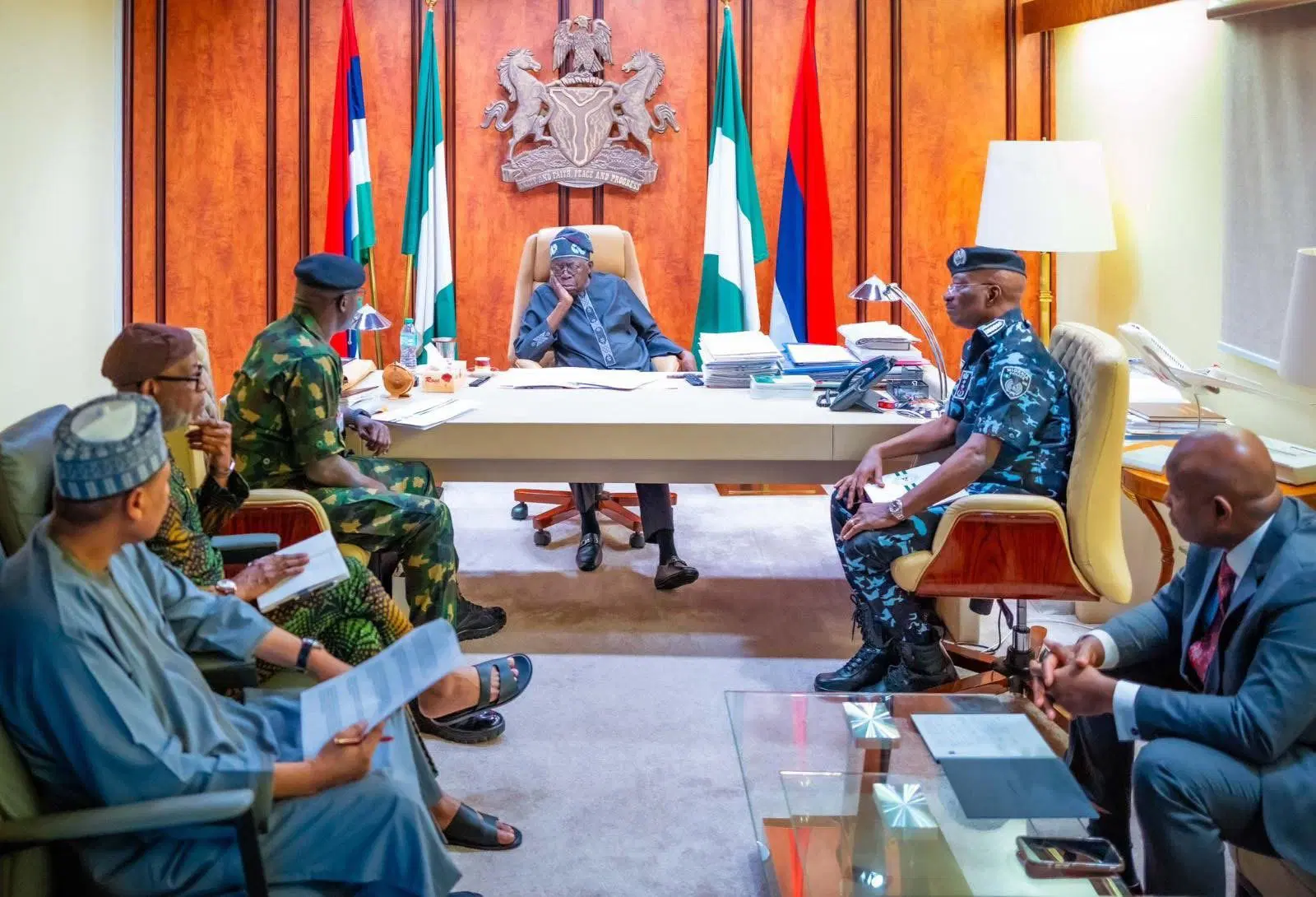 Insecurity: Tinubu convenes extended meeting with security chiefs