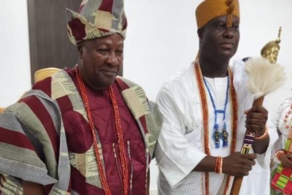 Ooni of Ife installs Ghanaian President Mahama as Aare Atayeto Oodua