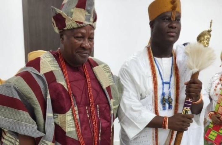Ooni of Ife installs Ghanaian President Mahama as Aare Atayeto Oodua