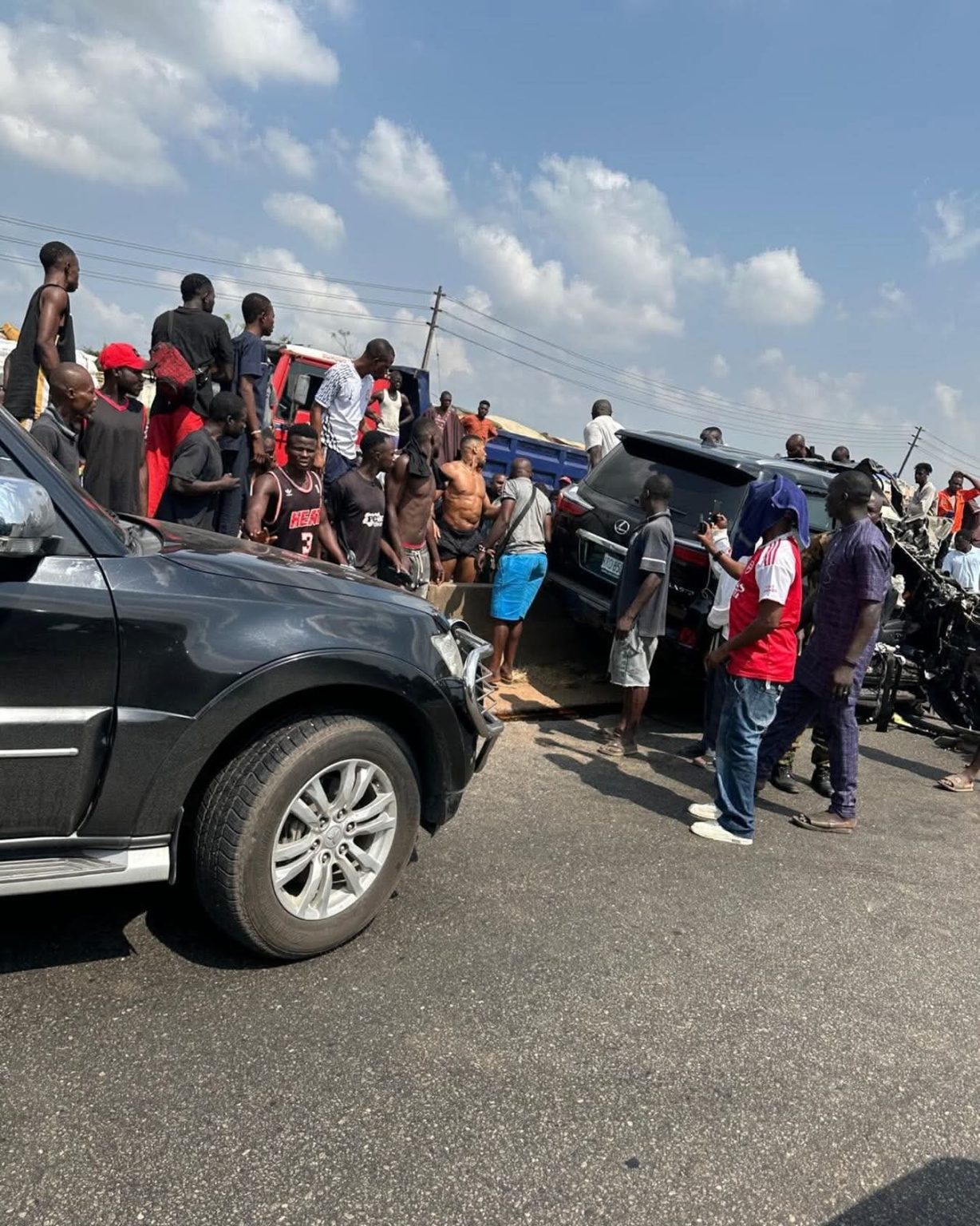 Moment Nigerians rescued Anthony Joshua after accident on Lagos–Ibadan Expressway