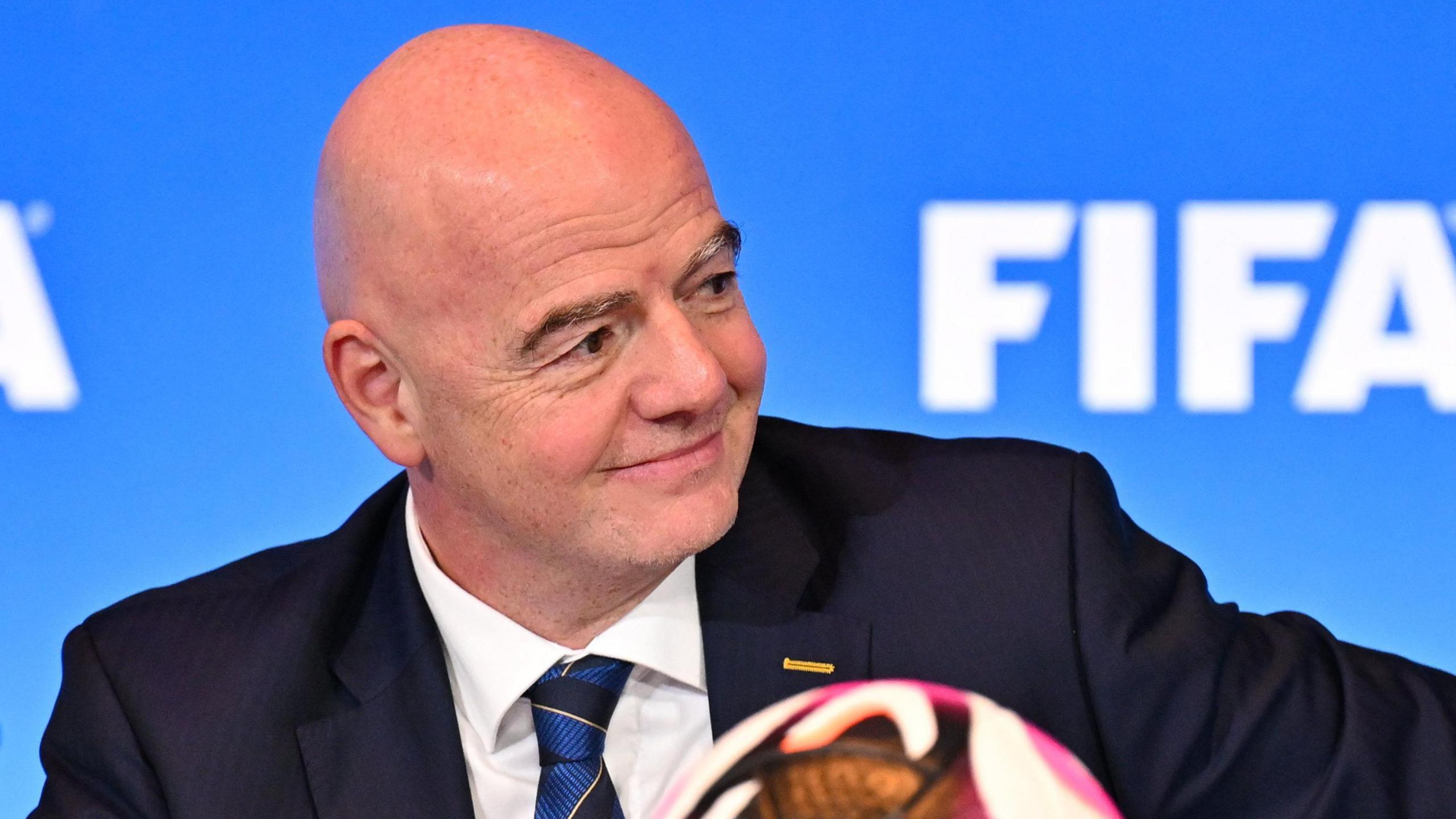 FIFA proposes one‑minute off‑field rule for injured players