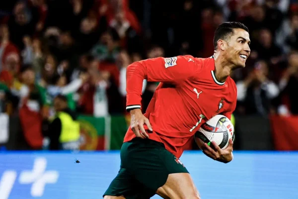 ‘Cristiano Ronaldo could only join the list’ – Robert Carlos names first player to score 1000 goals