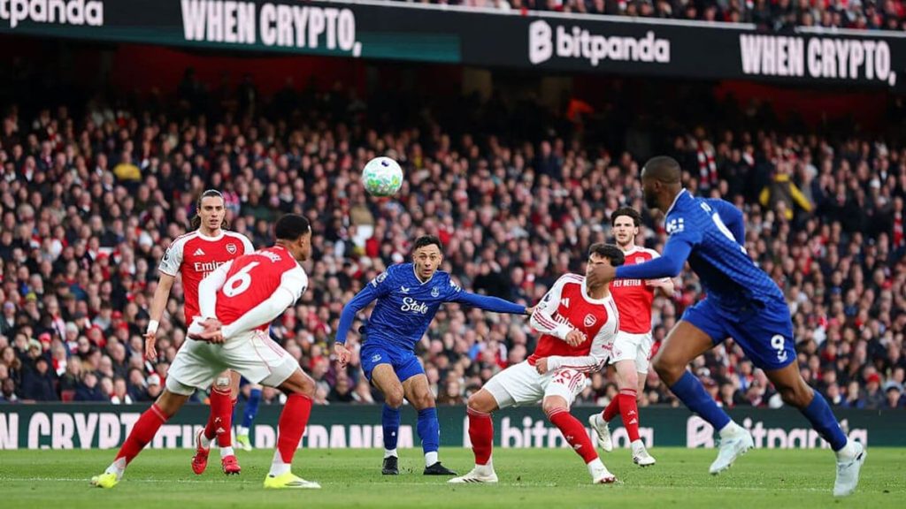 EPL: Dowman makes history as Arsenal strike late to beat Everton 2-0