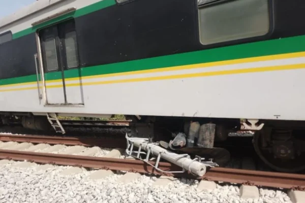 Passengers injured as Abuja-Kaduna train derails