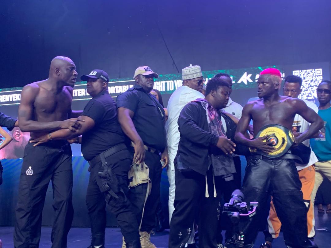 Portable, Efe trade words ahead Chaos in the Ring