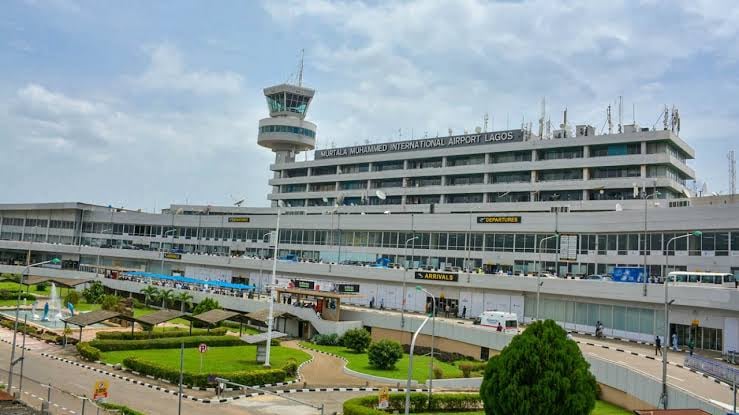 Flight scare as aircraft attempts unscheduled route change