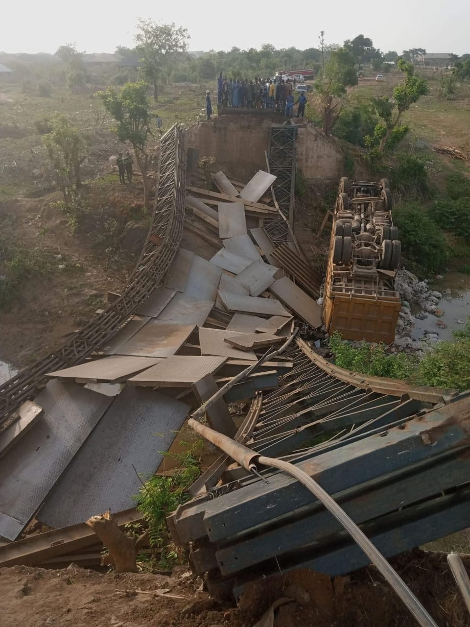 Moro Bridge: FG, Kwara divert traffic as emergency repairs begin on alternative route
