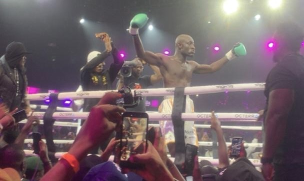 Carter Efe beats Portable in celebrity boxing match