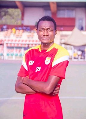 Wikki Tourists defender dies in auto crash