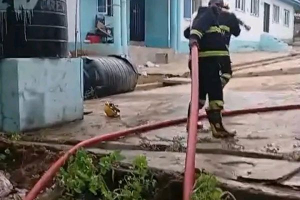 Kwara firefighters contain early-morning blaze at Church quarters in Ilorin