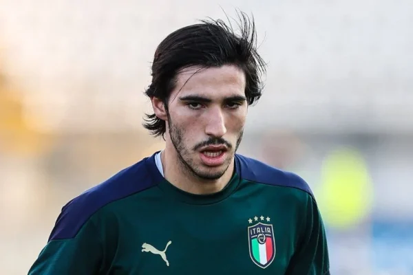 TRANSFER: Arsenal step up bid for Tonali as Man Utd enter race for Robinson