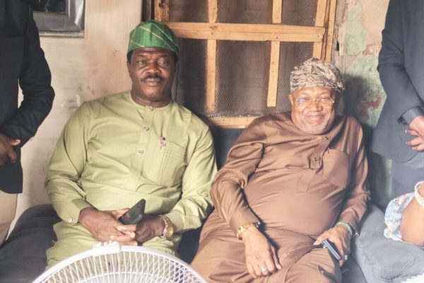 PDP Guber Candidate, Kale Kawu donates Millions for transformer repair, restores hope to Isale-Koko/Ojagboro community