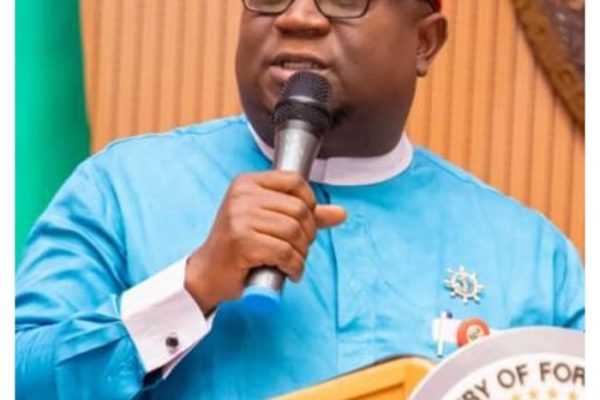 FG spits fire over killing of Nigerians in South Africa, demands justice